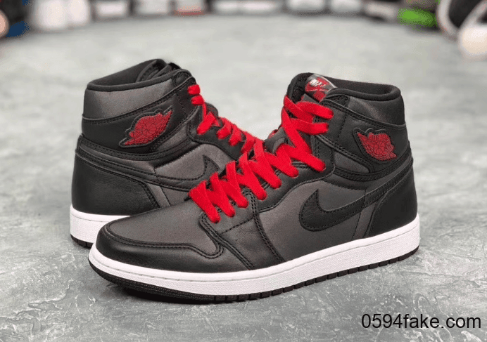Air Jordan 1“ Black Satin”释出最新实物图!看完你心动了吗? 货号:555088-060