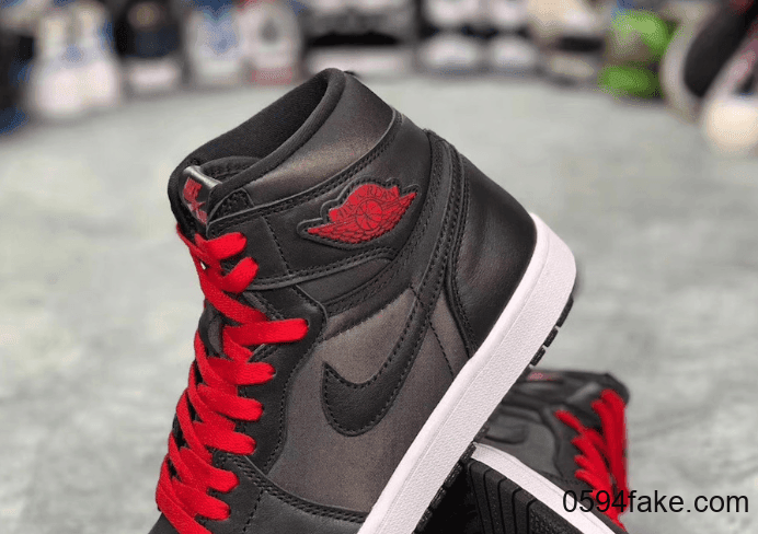 Air Jordan 1“ Black Satin”释出最新实物图!看完你心动了吗? 货号:555088-060