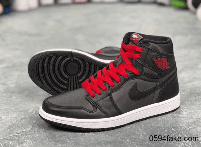 Air Jordan 1“ Black Satin”释出最新实物图!看完你心动了吗? 货号:555088-060