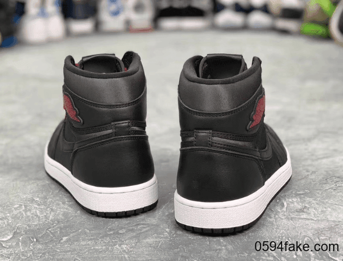 Air Jordan 1“ Black Satin”释出最新实物图!看完你心动了吗? 货号:555088-060