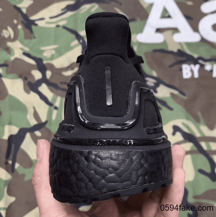 adidas Ultra Boost新品曝光!太空主题科幻十足!