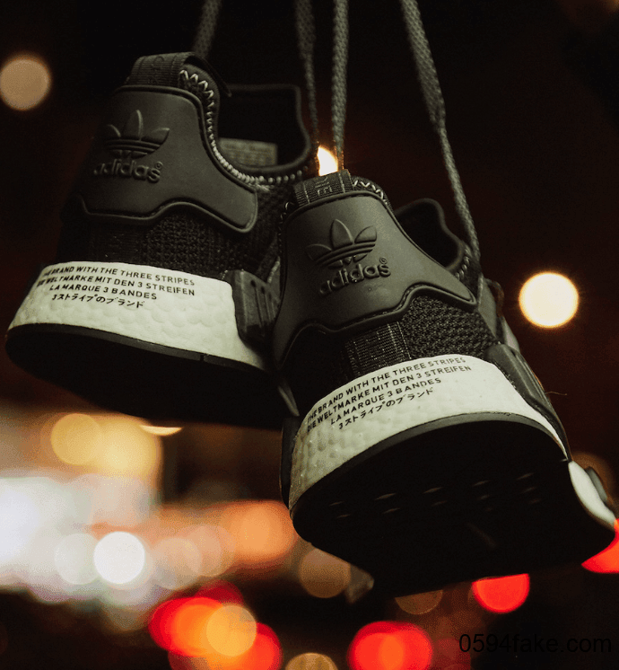 经典黑金配色!Shoe Palace x adidas NMD R1现已发售! 货号:EH2749