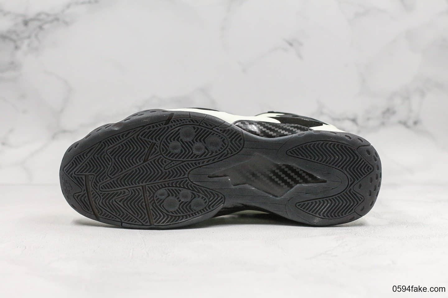 耐克Nike Zoom Rookie Black纯原版本便士哈达威新秀荧光配色实战篮球鞋内置纤维碳板加持搭配原厂Zoom气垫 货号：BQ3379-100