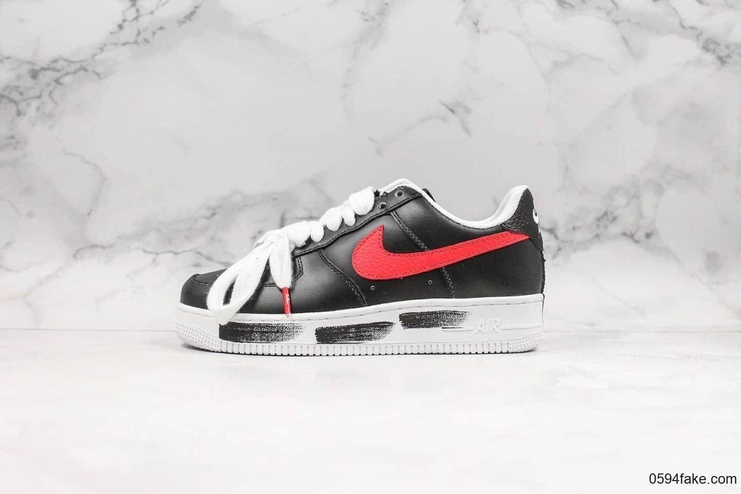 耐克Nike Air Force 1 x PEACEMINUSONE权志龙联名款空军一号小雏菊红勾配色原厂原盒配件齐全 货号:AQ3692-002