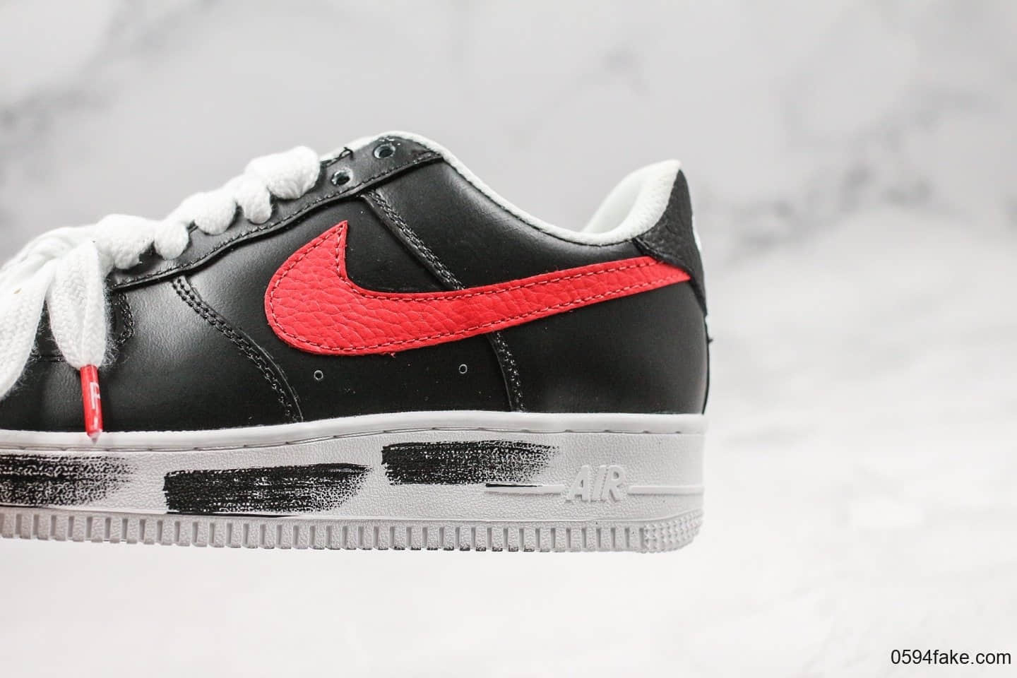 耐克Nike Air Force 1 x PEACEMINUSONE权志龙联名款空军一号小雏菊红勾配色原厂原盒配件齐全 货号:AQ3692-002