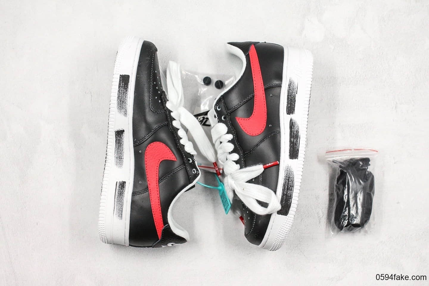 耐克Nike Air Force 1 x PEACEMINUSONE权志龙联名款空军一号小雏菊红勾配色原厂原盒配件齐全 货号:AQ3692-002