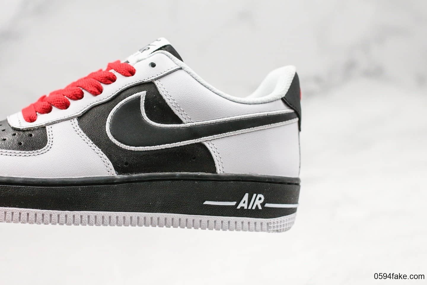 耐克Nike Air Force 1 Mid '07公司级版本低帮空军一号白黑红熊猫拼接内置原厂气垫官方同步RFID芯片原档案数据开发 货号:AQ3776-990