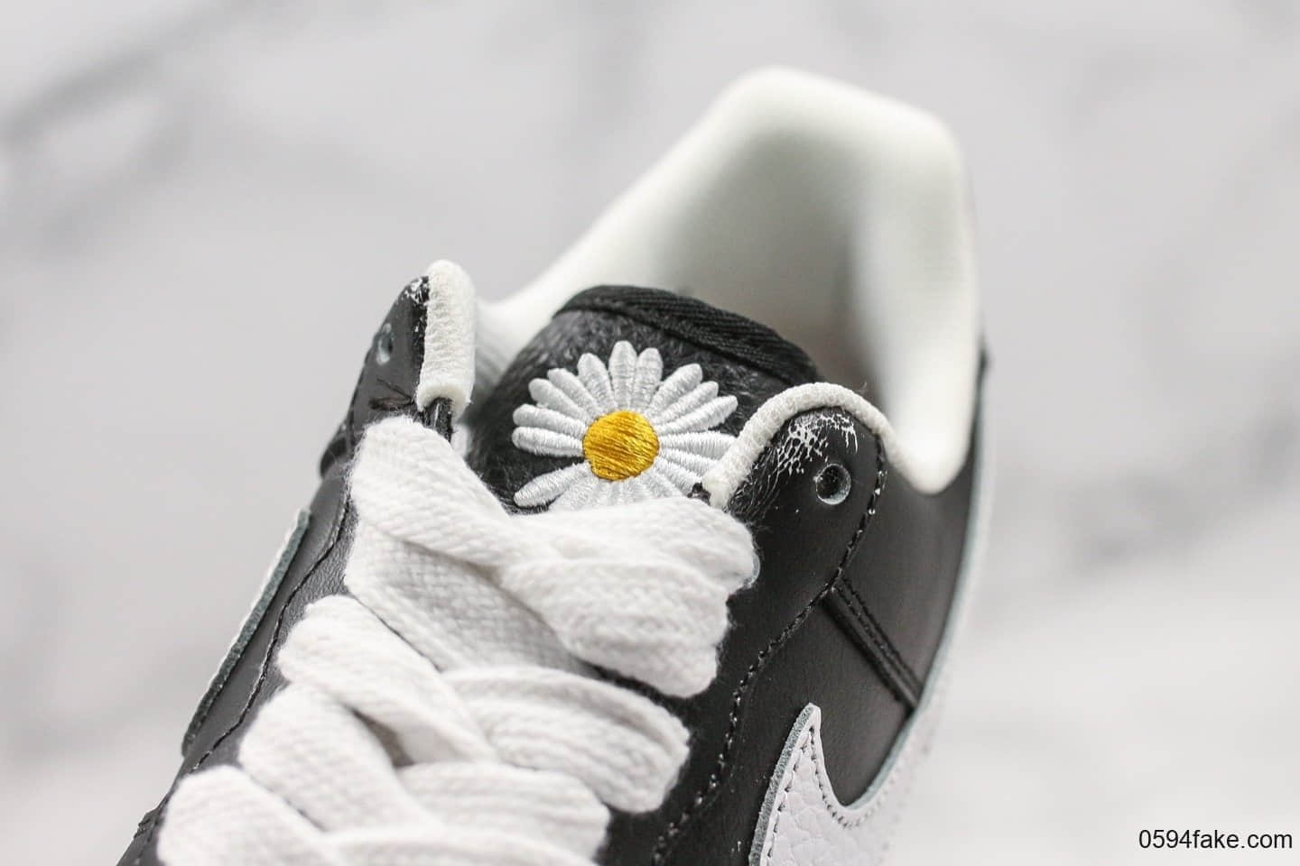 耐克PEACEMINUSONE X Nike AirForce 1 PMO Para-Noise纯原版本联名款涂鸦空军一号小雏菊权志龙设计款原盒原配件表皮可刮 货号:AQ3692-001