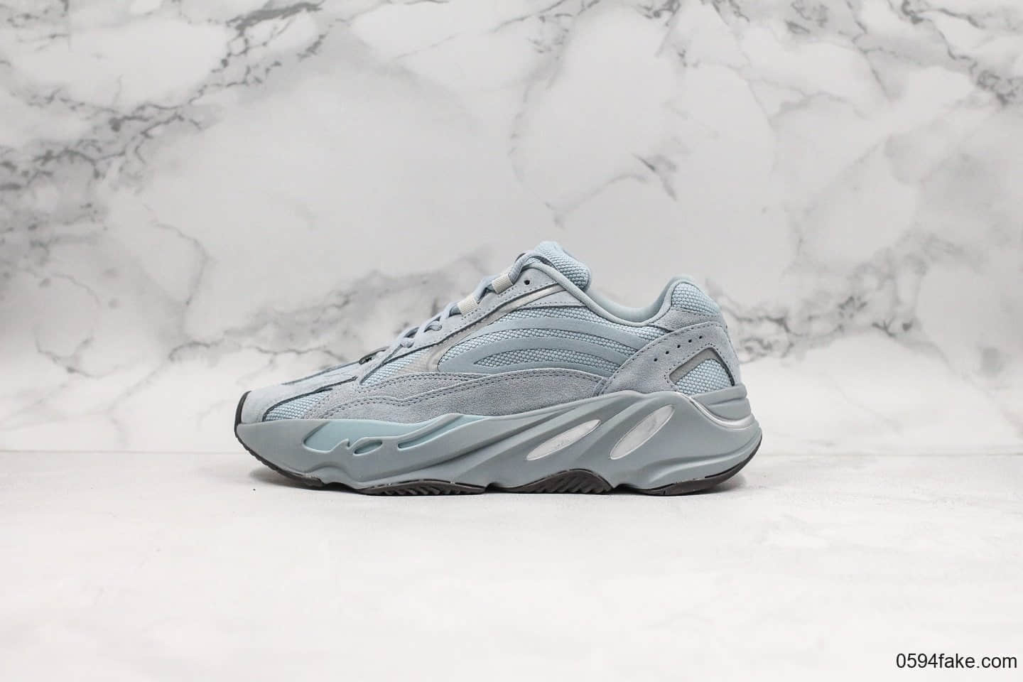 阿迪达斯Adidas Yeezy Boost 700V2 Hospital Blue纯原版本椰子700医院蓝配色原鞋开模打造真巴斯夫原底独家私模 货号:FV8424