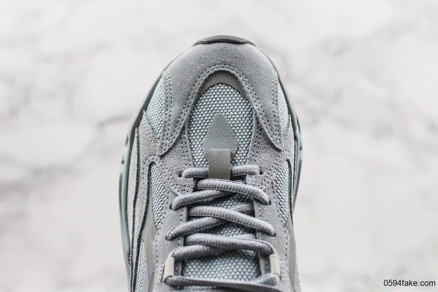 阿迪达斯Adidas Yeezy Boost 700V2 Hospital Blue纯原版本椰子700医院蓝配色原鞋开模打造真巴斯夫原底独家私模 货号:FV8424