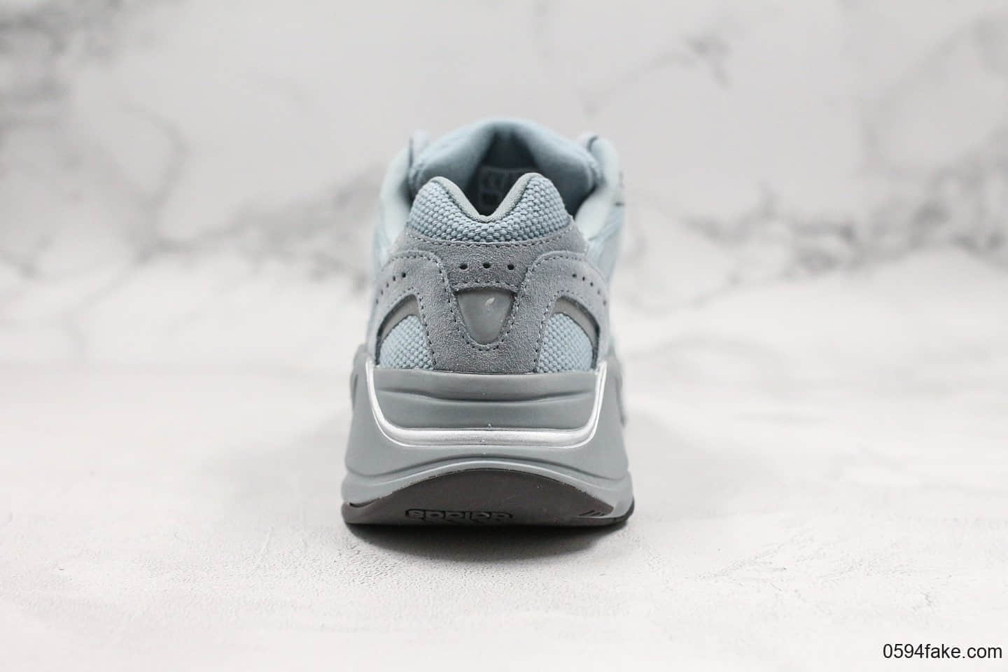 阿迪达斯Adidas Yeezy Boost 700V2 Hospital Blue纯原版本椰子700医院蓝配色原鞋开模打造真巴斯夫原底独家私模 货号:FV8424