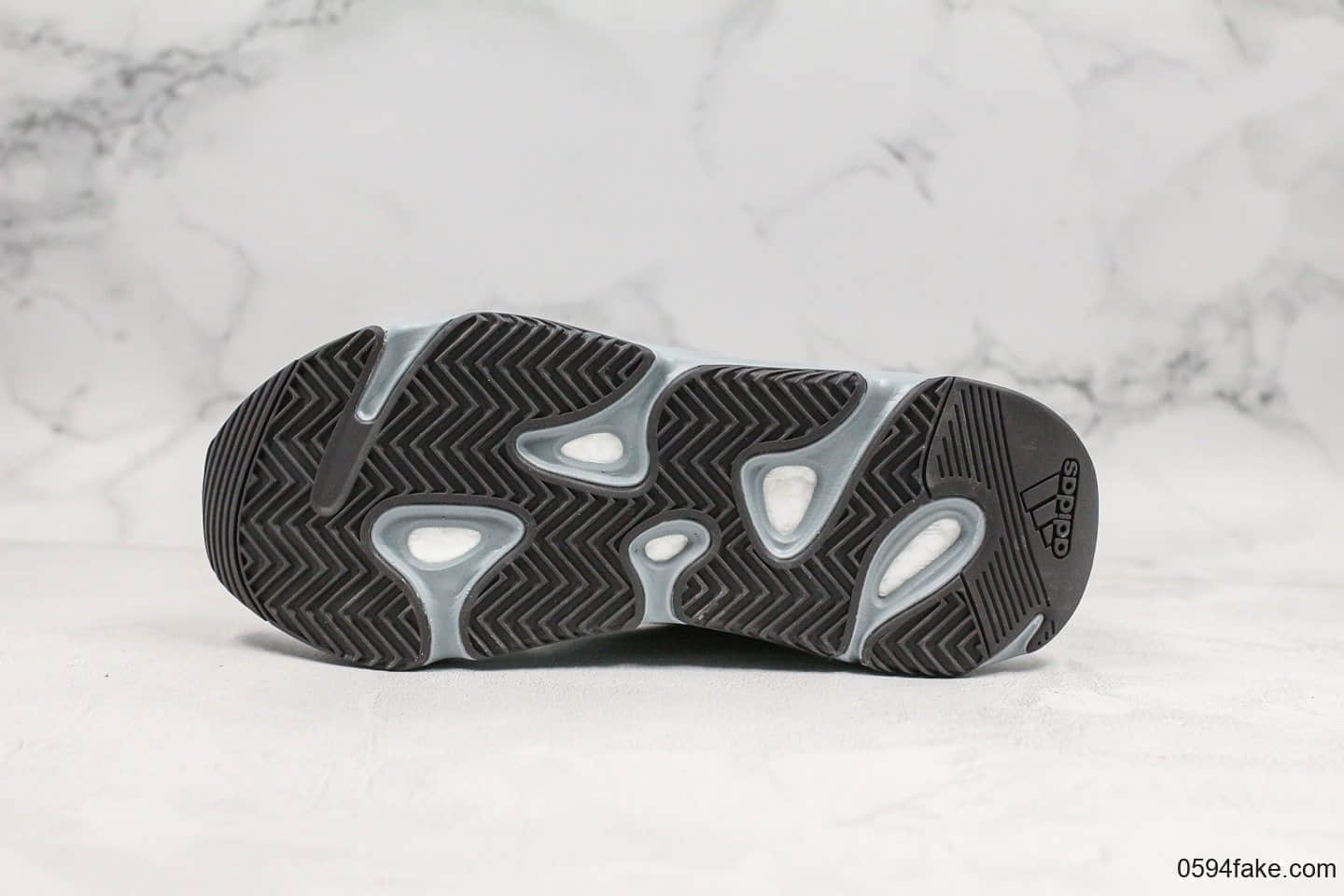 阿迪达斯Adidas Yeezy Boost 700V2 Hospital Blue纯原版本椰子700医院蓝配色原鞋开模打造真巴斯夫原底独家私模 货号:FV8424