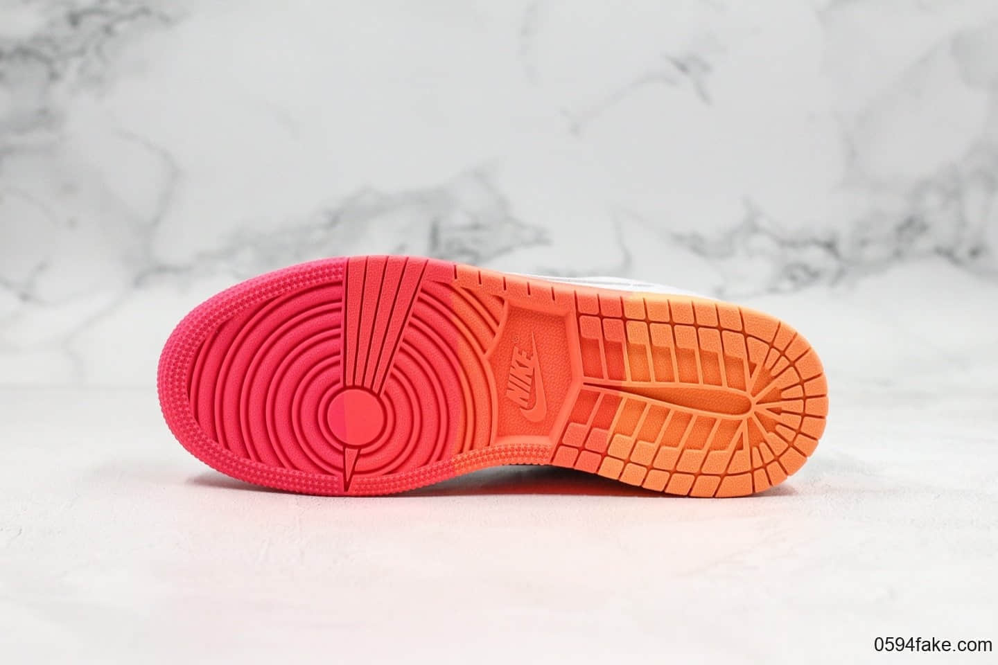 乔丹Air jordan 1 Low纯原版本霓虹渐变粉漆皮AJ1低帮新配色后掌内置sole气垫原厂双镜面漆皮全新二维码鞋标 货号:554723-100