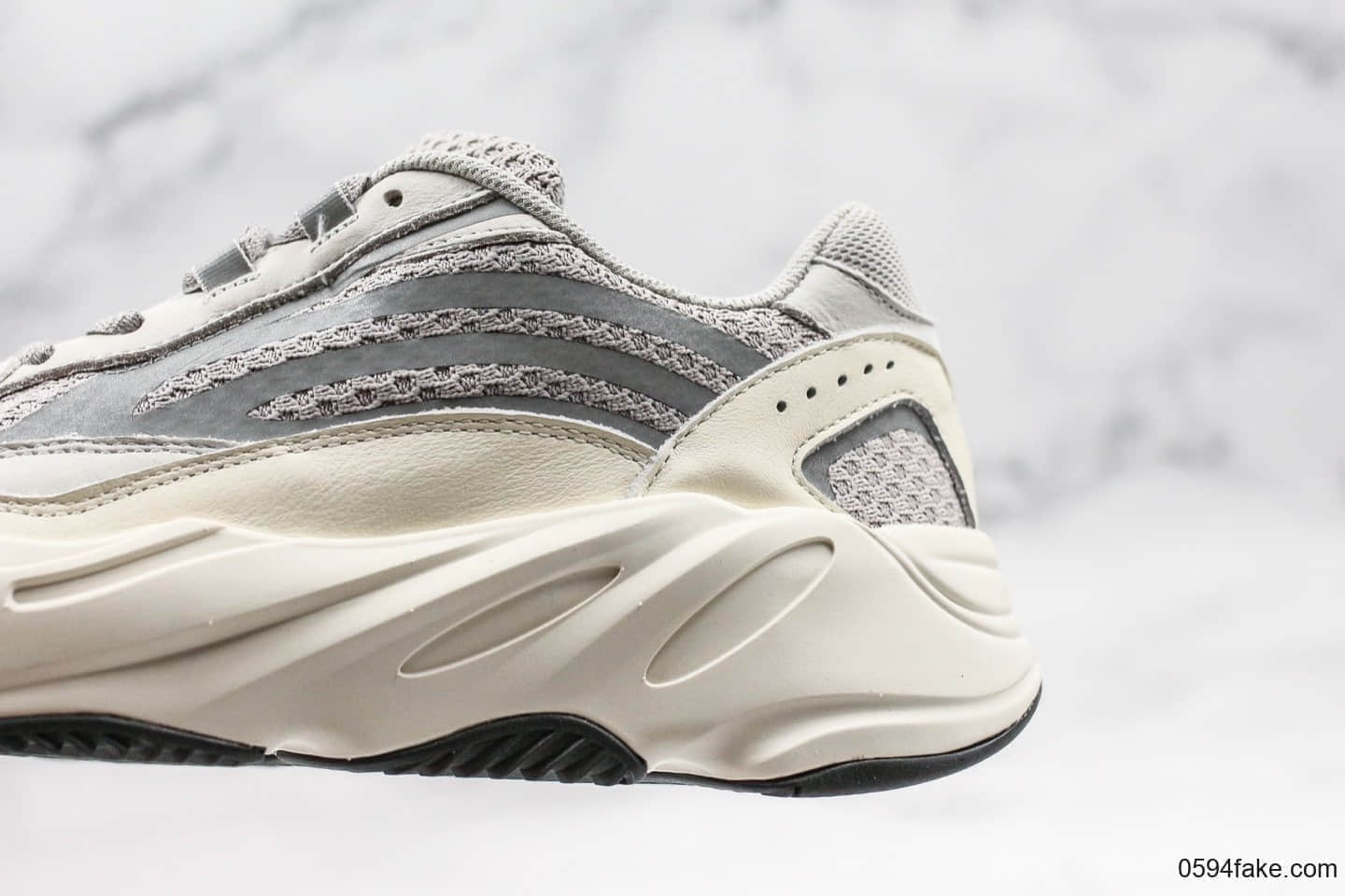 阿迪达斯Adidas Originals Yeezy Boost 700V2 Static椰子700白灰ZG纯原版全掌原厂巴斯夫大底进口贝利原厂皮料低趴姿态老爹鞋 货号:EF2829
