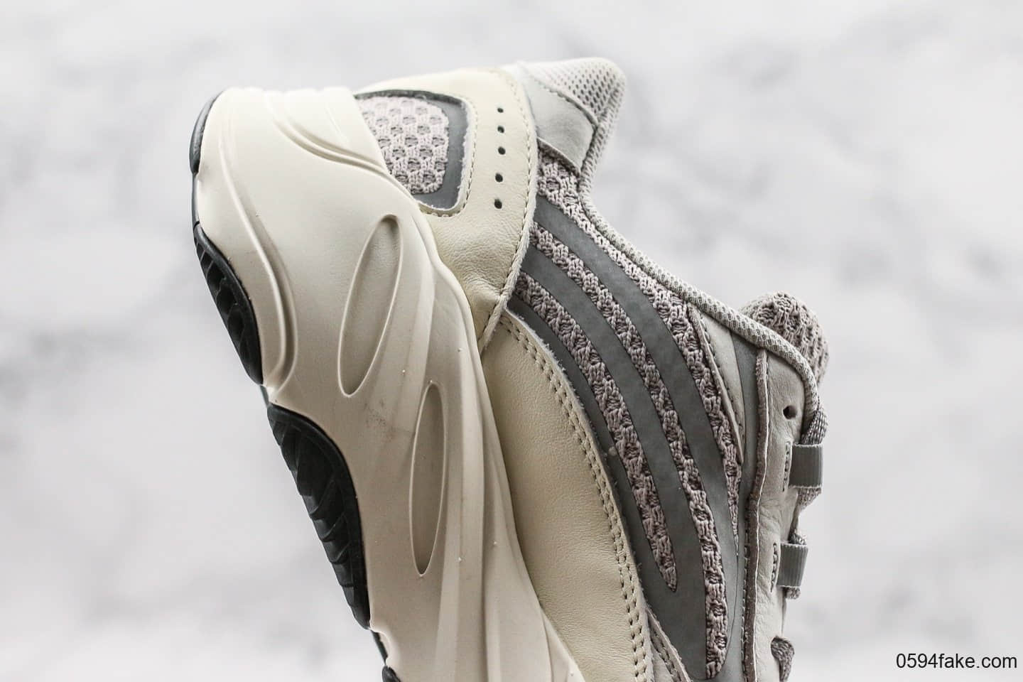 阿迪达斯Adidas Originals Yeezy Boost 700V2 Static椰子700白灰ZG纯原版全掌原厂巴斯夫大底进口贝利原厂皮料低趴姿态老爹鞋 货号:EF2829