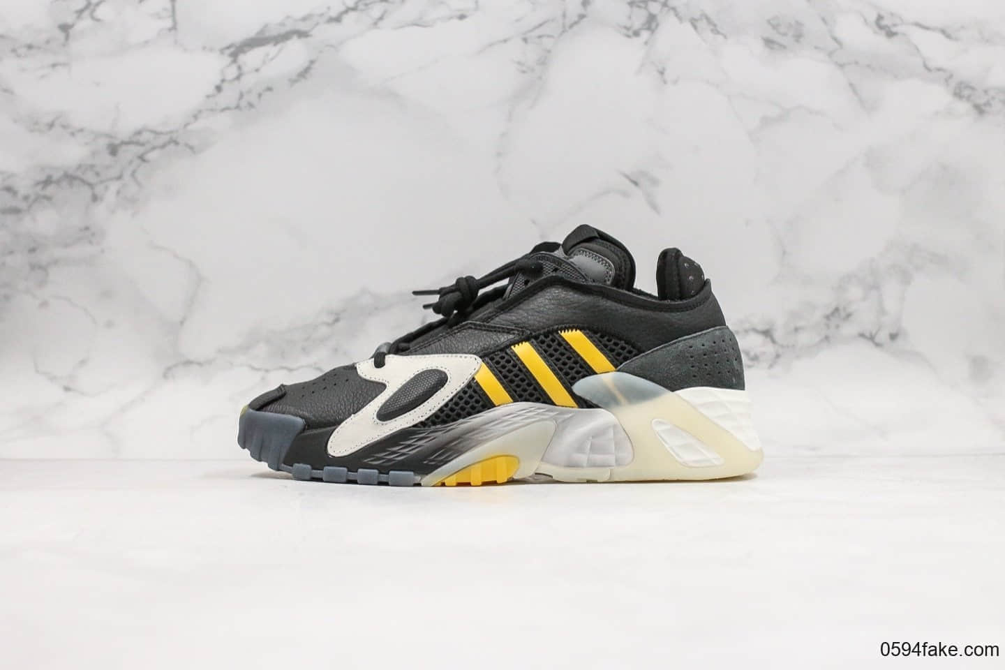 阿迪达斯Adidas streetball纯原版本街头风格小椰子700全新配色鞋面采用大面积荔枝皮搭配橡胶外底时尚老爹鞋 货号:EE5926