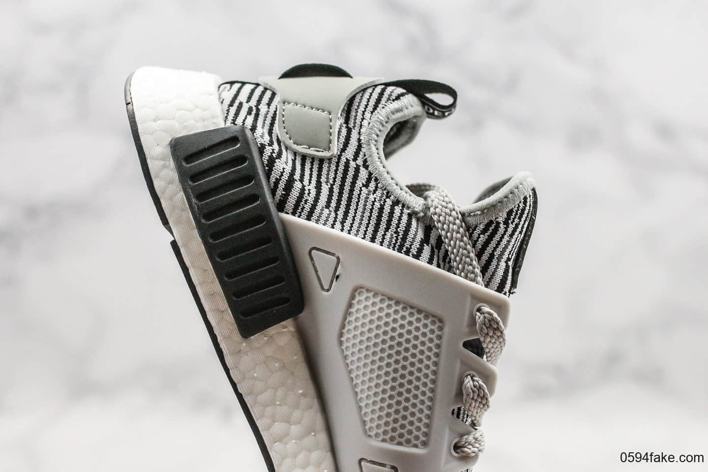 阿迪达斯Adidas NMD Primeknit Boost Runner Solid Grey XR_1爆米花系列运动鞋公司级版本浅灰白黑斑驳NMD针织透气鞋 货号:BY1910