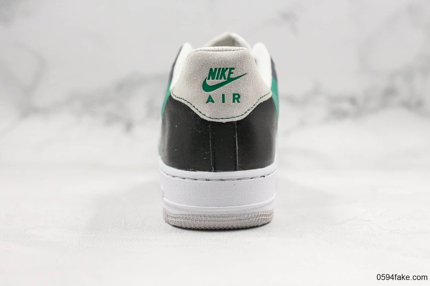 耐克NIKE AIR FORCE 1 '07 PRM 1纯原版本低帮AF1小钩灰黑绿2019年秋冬新款原楦头原纸板打造同步RFID芯片 货号:CL0065-100