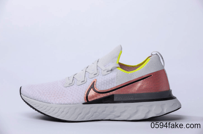 Nike全新跑鞋明年发售!结合Zoom Vaporfly 4%和Nike React的豪华配置!