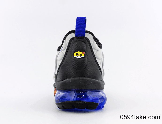 撞色中底！全新Air VaporMax Plus现已发售！ 货号：CU9241-001