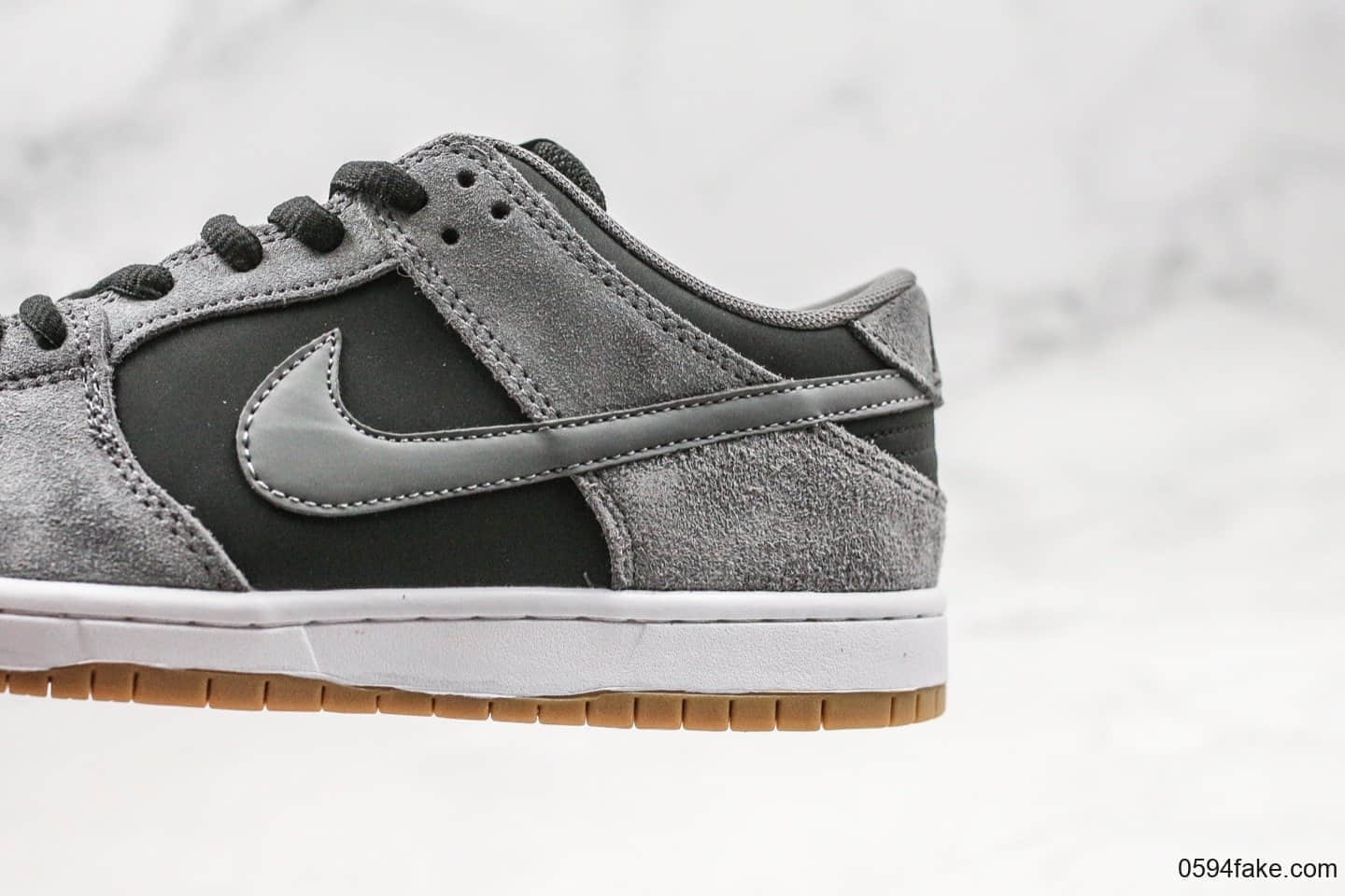 耐克Nike SB Dunk Low Pro Leather Grey Black-Gum纯原版本扣篮系列灰黑限定配色内置气垫全头层鞋面原楦头纸板打造 货号：854866-126