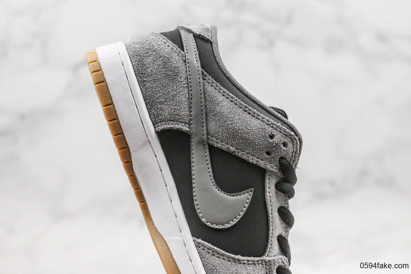 耐克Nike SB Dunk Low Pro Leather Grey Black-Gum纯原版本扣篮系列灰黑限定配色内置气垫全头层鞋面原楦头纸板打造 货号：854866-126