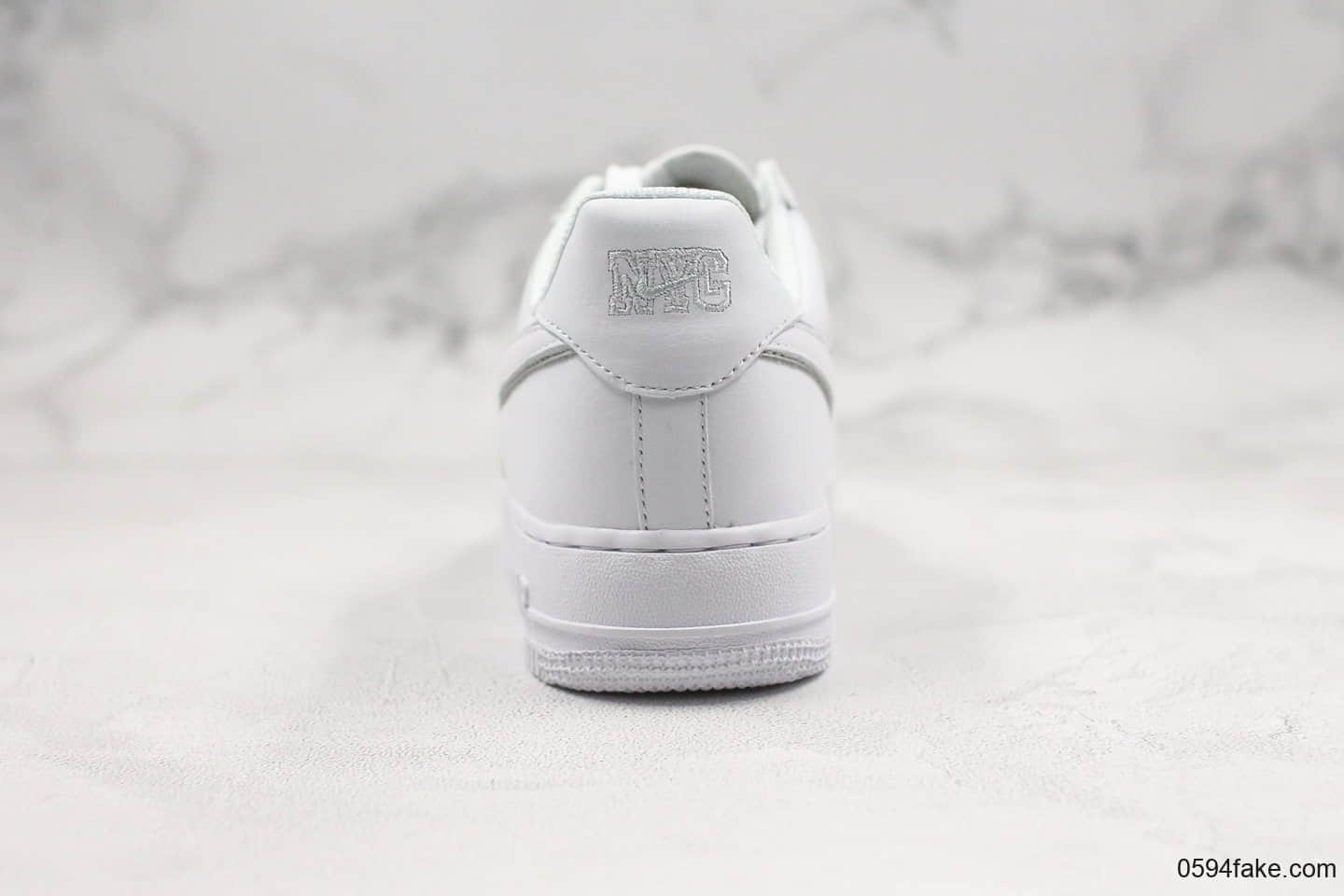 耐克Nike Air Force 1 '07纯原版本低帮空军一号纯白原楦头原纸板正确原装全头层皮革内置气垫 货号:AO2457-100