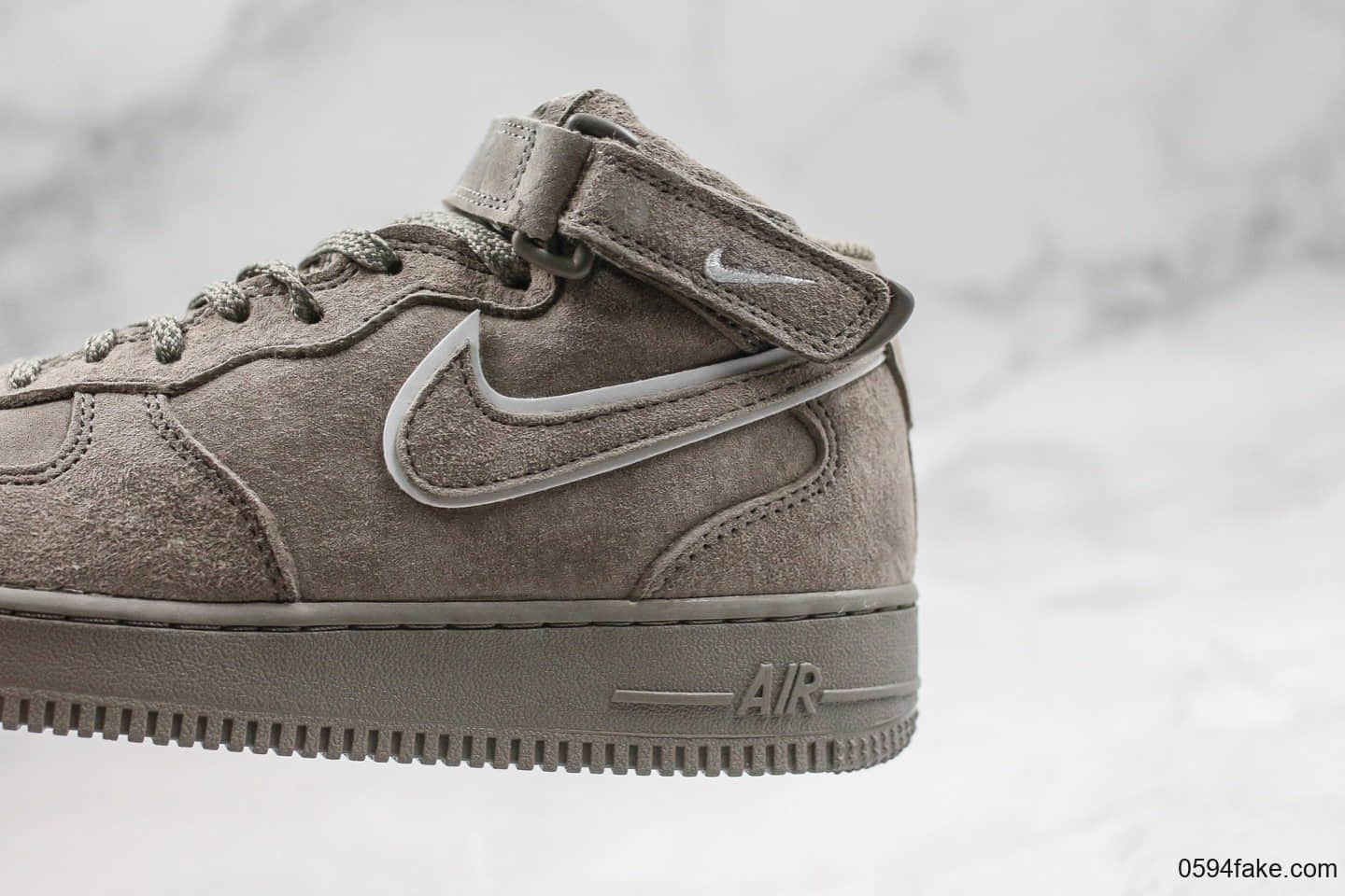 耐克Nike Air Force 1 Hi纯原版本中帮空军一号灰色麂皮限定配色内置全掌气垫原盒原标 货号:AA1118-003