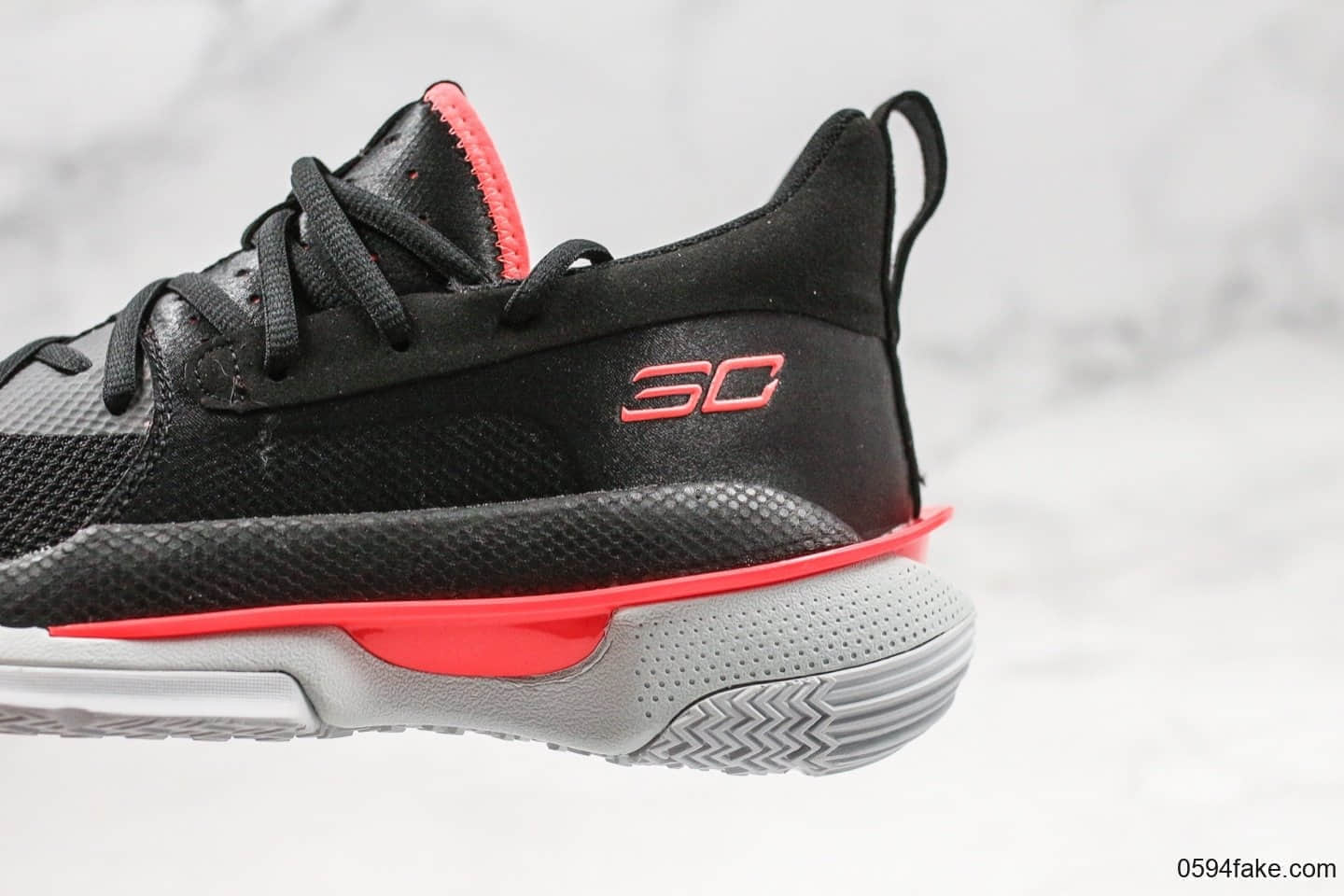 安德玛Under Armour Curry 7纯原版本库里7代篮球鞋搭载三大科技支持实战原档案数据开发 货号:3021258-001