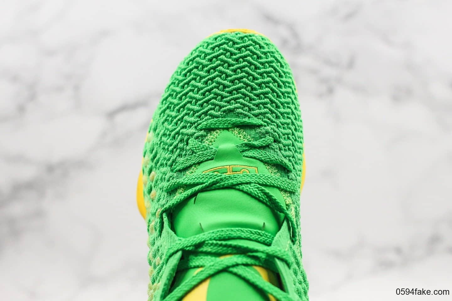 耐克Nike LeBron 17 Future Air纯原版本詹姆斯17代篮球鞋苹果荧光绿内置气垫支持实战原盒配件 货号：BQ3177-917