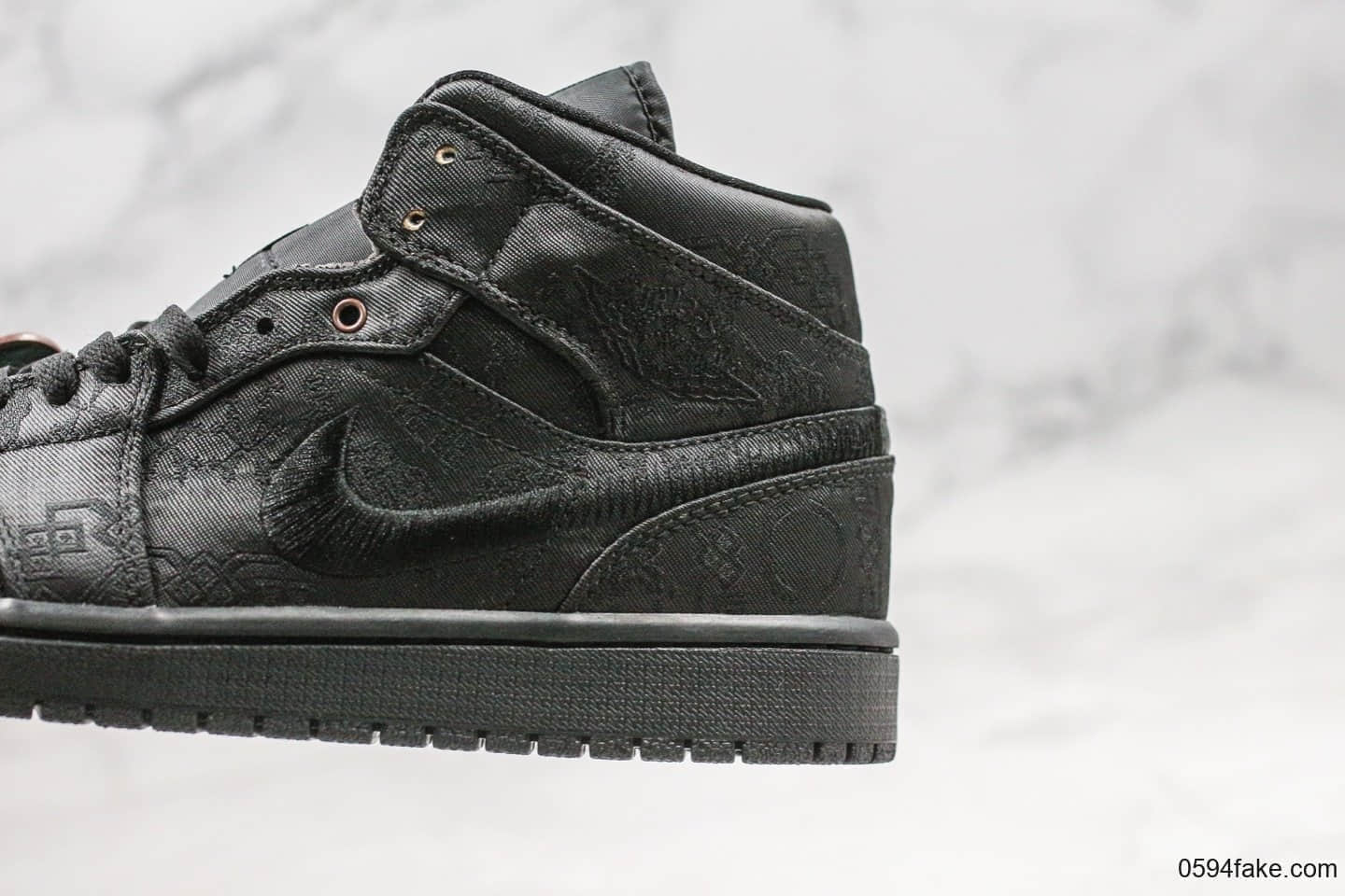 乔丹What Szie Edison Chen x Air Jordan 1 AJ1 Mid纯原版本中帮AJ1陈冠希联名款黑丝绸内置钢印原厂丝绸面料 货号:CU2804-300