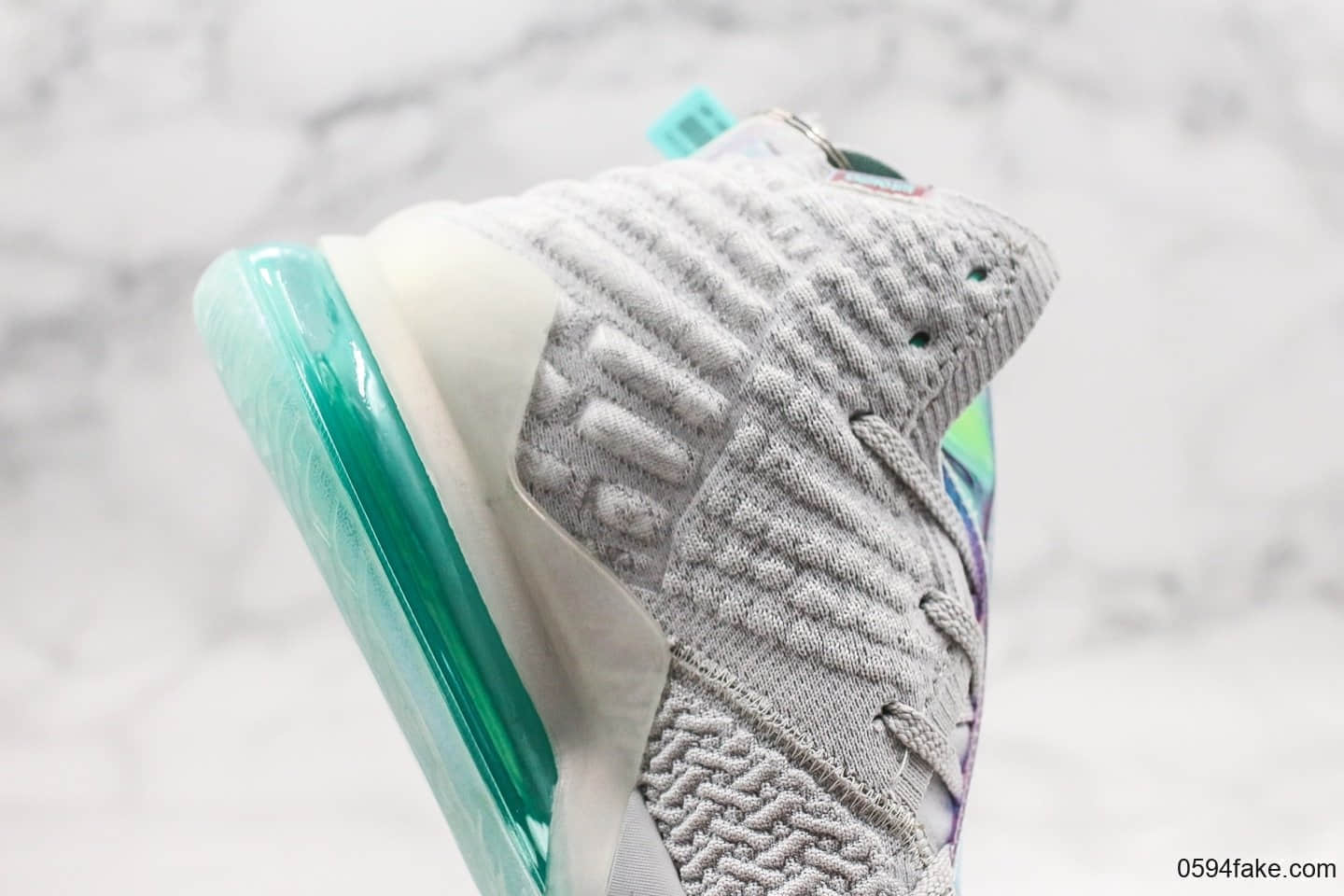 耐克Nike LeBron 17 Future Air纯原版本詹姆斯17代签名战靴篮球鞋白橘黄炫彩镭射高帮运动飞织实战篮球鞋原盒原标 货号:BQ3177-908