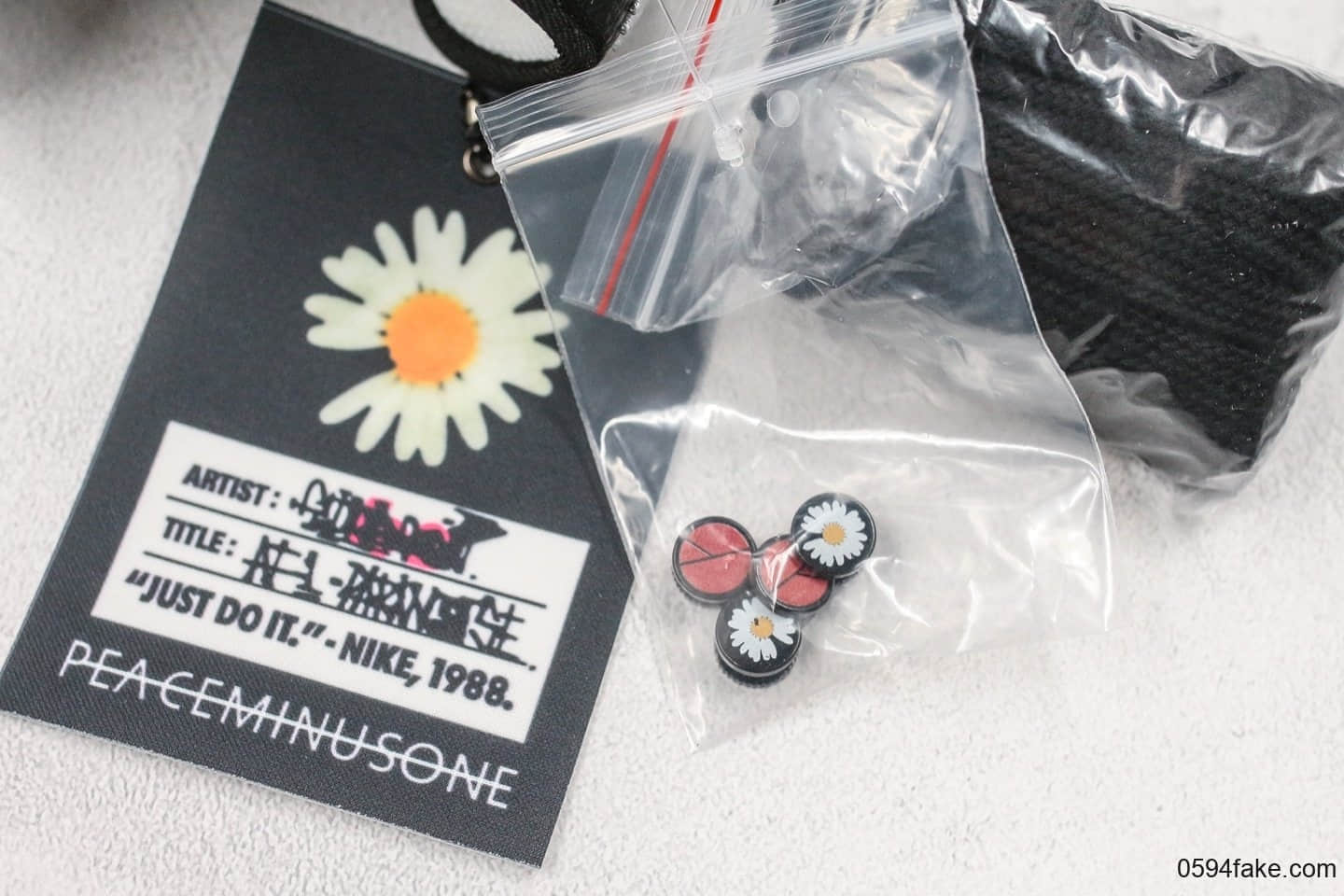 耐克PEACEMINUSONE X Nike AirForce 1 PMO Para-Noise纯原版本权志龙联名款低帮空军一号小雏菊刮刮乐原鞋开模原盒原配件 货号:AQ3692-001