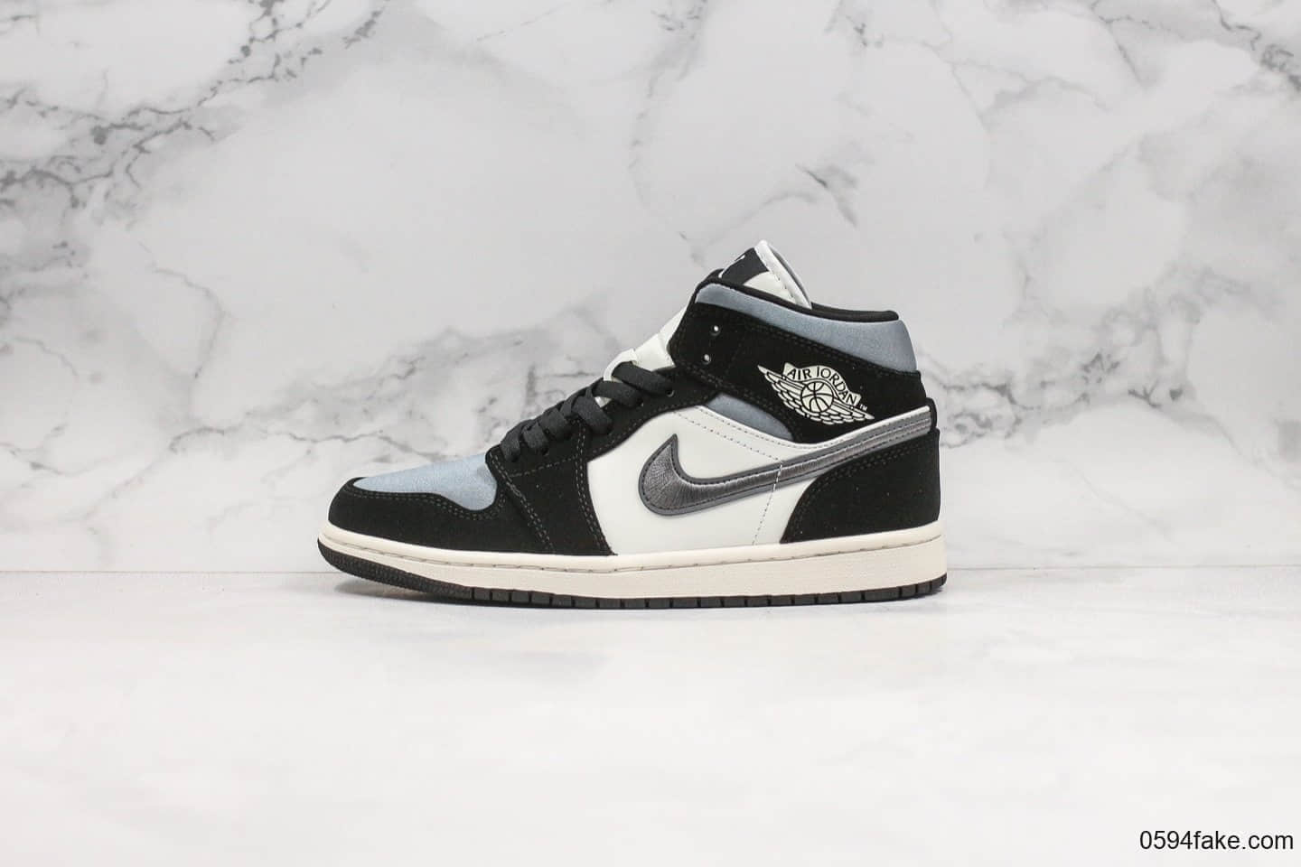 乔丹Air Jordan 1 Mid公司级版本中帮aj1丝绸伯爵原盒原标原鞋开模一比一打造 货号:852542-011