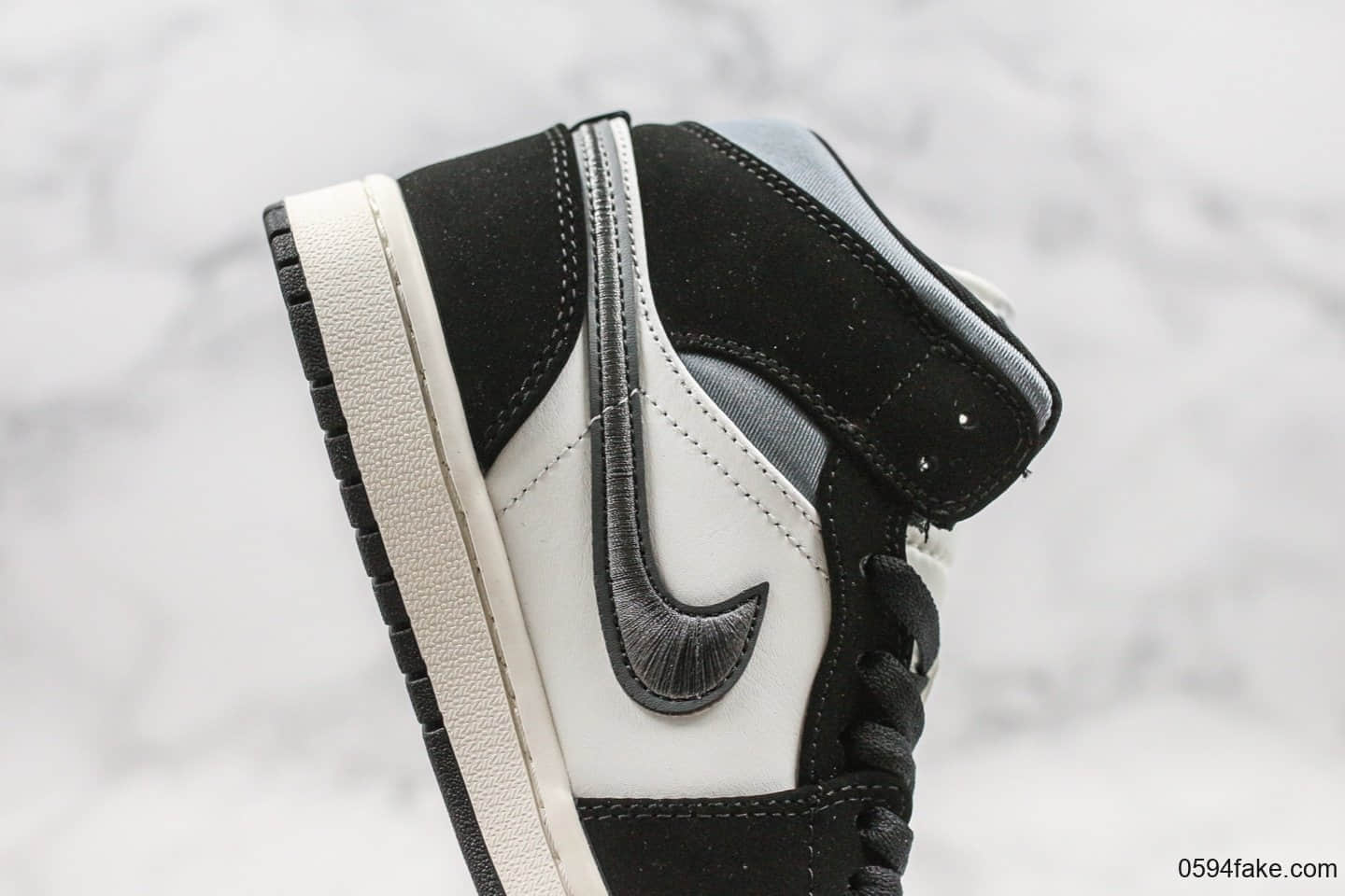 乔丹Air Jordan 1 Mid公司级版本中帮aj1丝绸伯爵原盒原标原鞋开模一比一打造 货号:852542-011