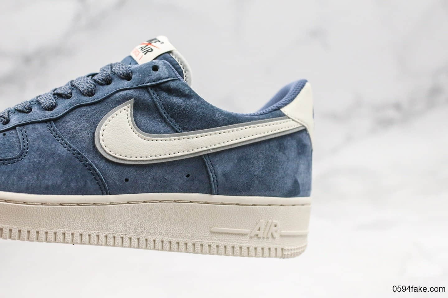 耐克Nike Air Force 1 low 07纯原版本低帮空军一号3M反光深蓝色内置气垫原盒原标正确色调后跟定型 货号：AQ8741-401