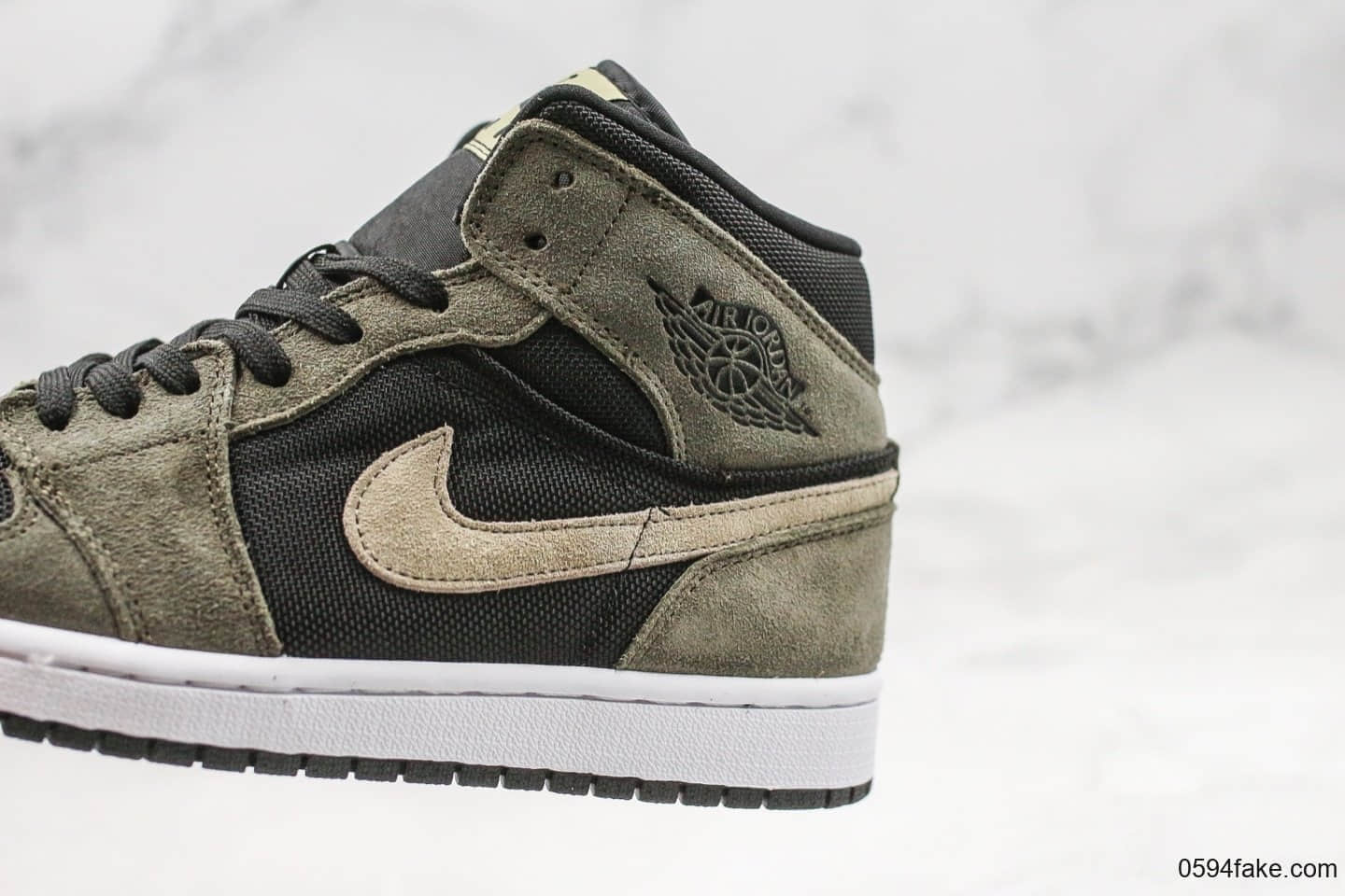 乔丹Air Jordan 1 Mid公司级版本中帮AJ1军绿色内置气垫原盒原标原档案数据开发 货号:BQ6472-030