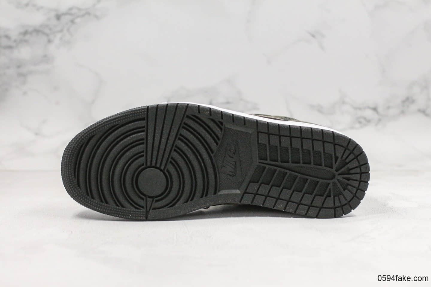 乔丹Air Jordan 1 Mid公司级版本中帮AJ1军绿色内置气垫原盒原标原档案数据开发 货号:BQ6472-030