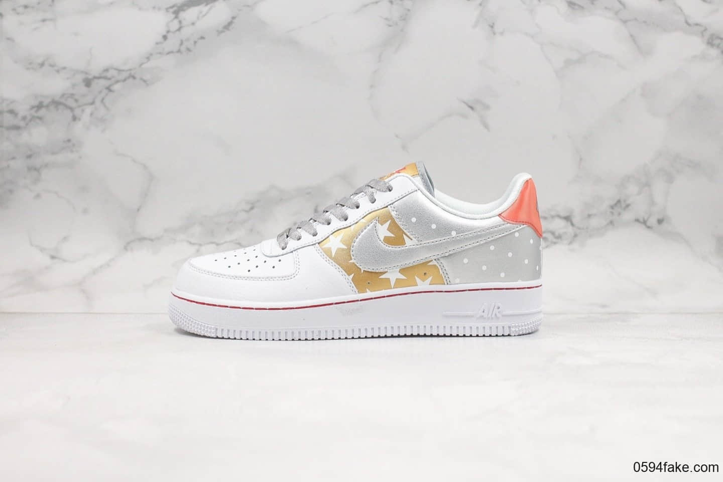 耐克NIKE AIR FORCE 1'07纯原版本低帮空军一号波普艺术白金银色星星内置气垫内置RFID芯片原盒配件 货号：CT3437-100
