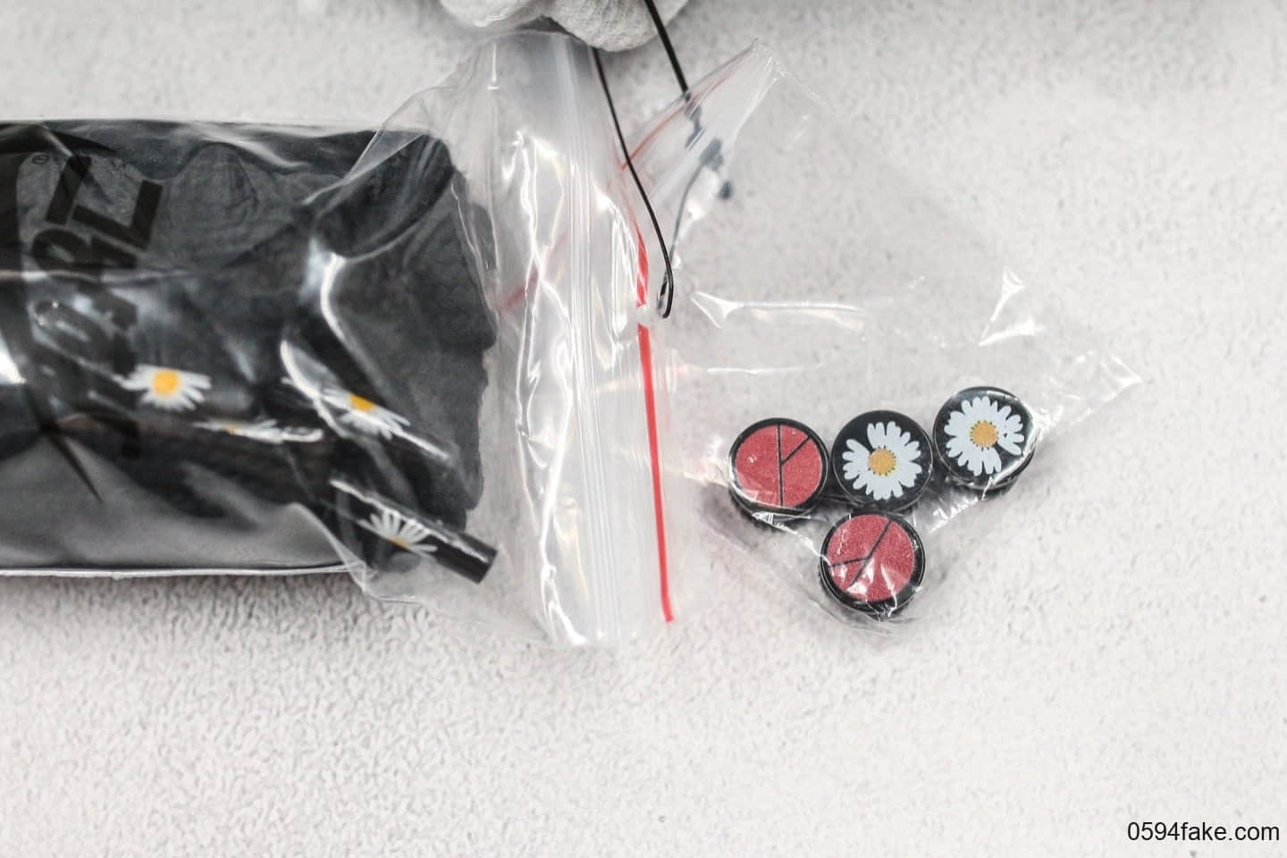 耐克Nike AirForce 1 PMO Para-Noise x PEACEMINUSONE纯原版本权志龙联名款低帮空军一号涂鸦小雏菊原盒配件双层可撕 货号：AQ3692-002