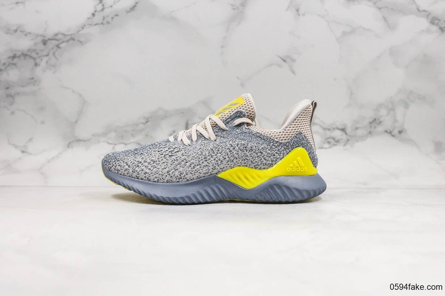 阿迪达斯adidas AlphaBOUNCE M纯原版本阿尔法慢跑鞋灰黄配色鞋面采用防水面料原盒原标 货号:AQ0576