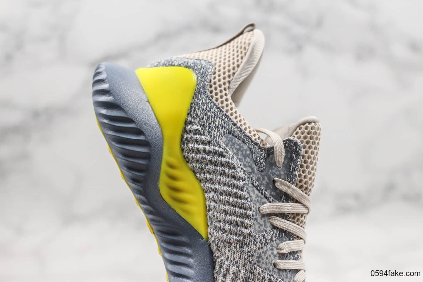 阿迪达斯adidas AlphaBOUNCE M纯原版本阿尔法慢跑鞋灰黄配色鞋面采用防水面料原盒原标 货号:AQ0576