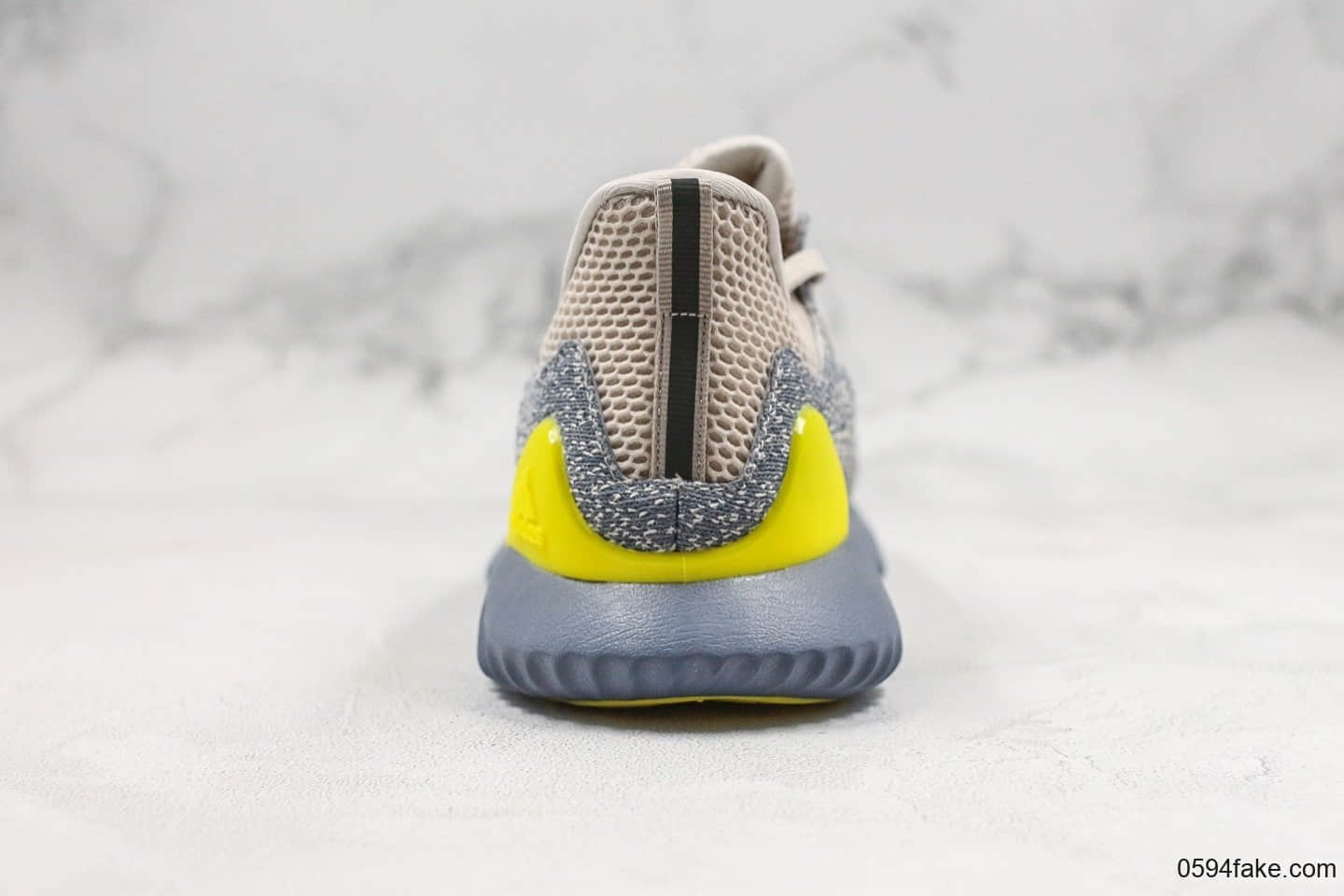 阿迪达斯adidas AlphaBOUNCE M纯原版本阿尔法慢跑鞋灰黄配色鞋面采用防水面料原盒原标 货号:AQ0576