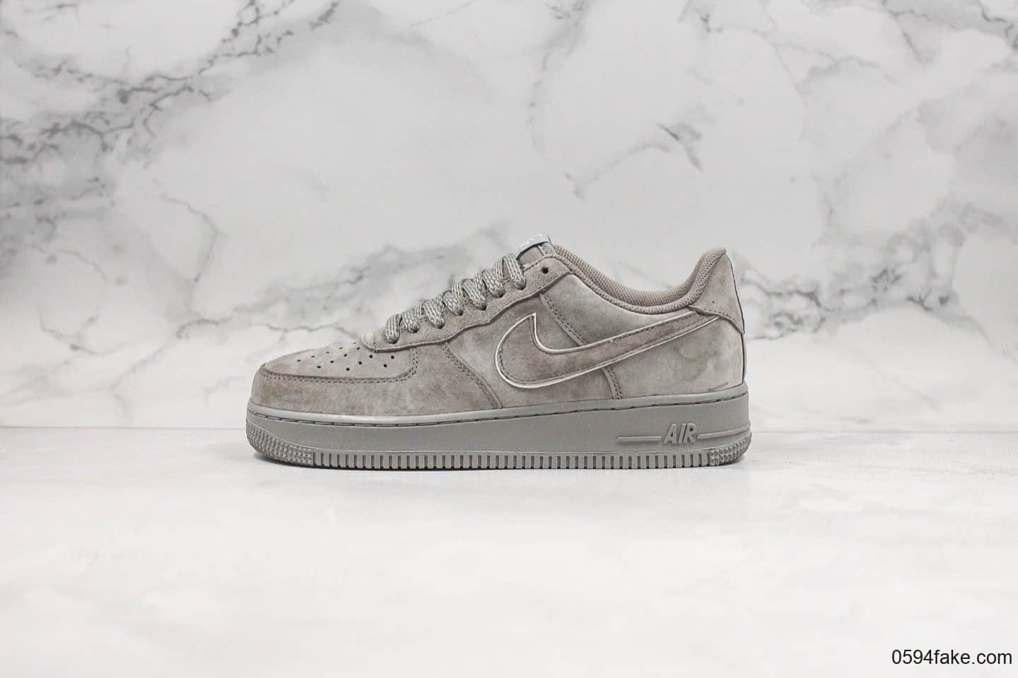 耐克Nike Air Force 1 '07纯原版本低帮空军一号麂皮灰3M反光内置Sole气垫正确色卡匹配原档案数据开发 货号：AA1117-201