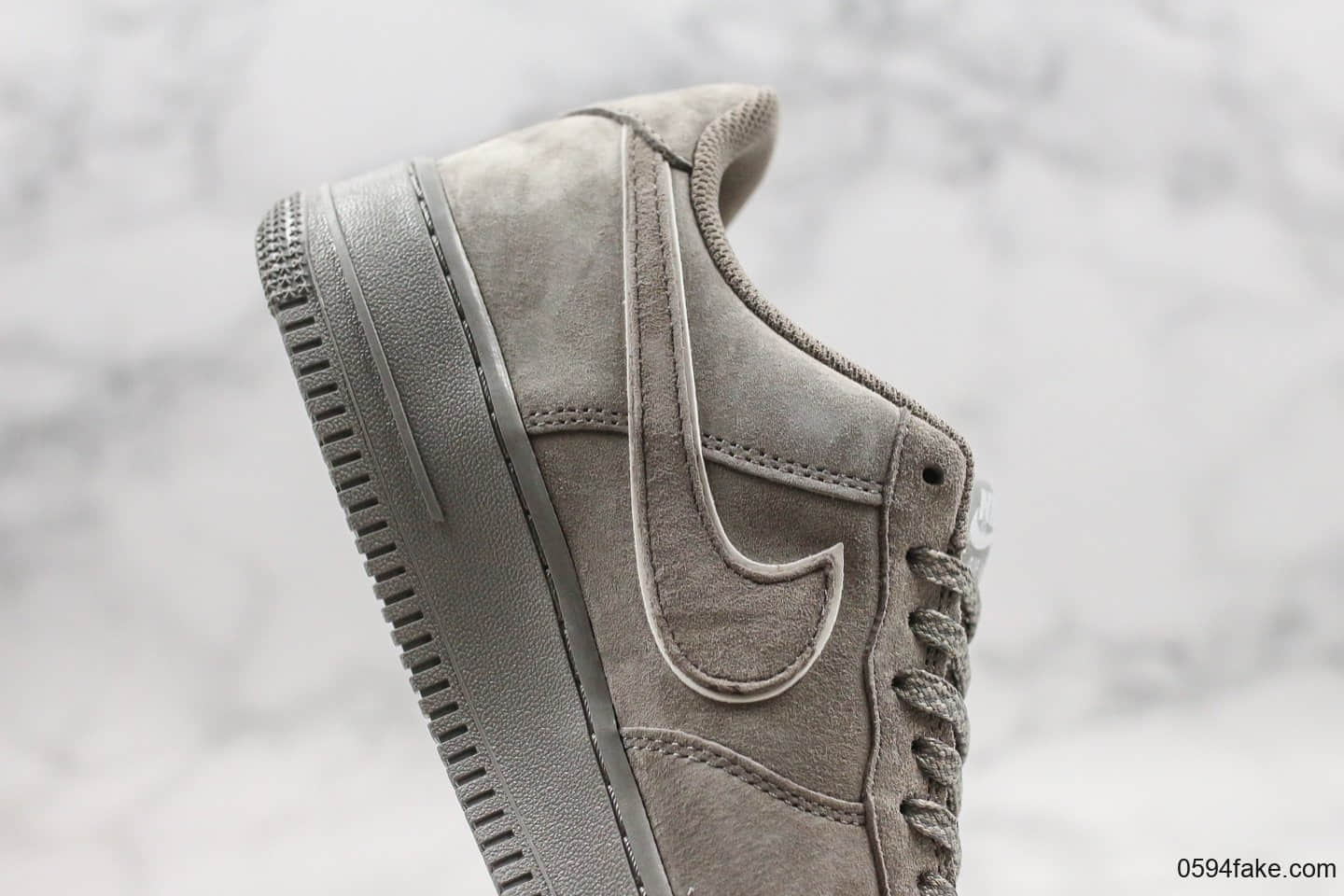 耐克Nike Air Force 1 '07纯原版本低帮空军一号麂皮灰3M反光内置Sole气垫正确色卡匹配原档案数据开发 货号：AA1117-201