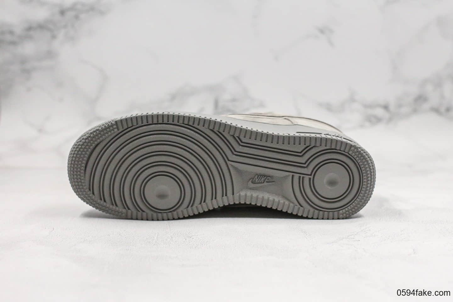 耐克Nike Air Force 1 '07纯原版本低帮空军一号麂皮灰3M反光内置Sole气垫正确色卡匹配原档案数据开发 货号：AA1117-201