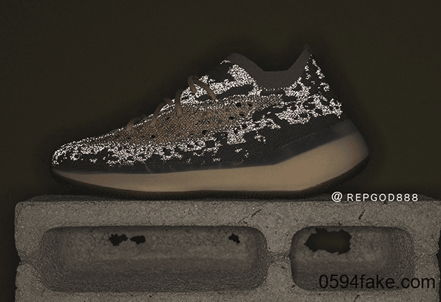 Yeezy Boost 380 “Mist”首度曝光!还有满天星版本!