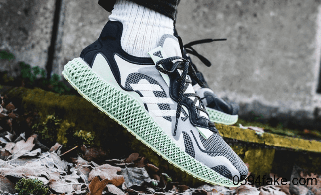 全新adidas Runner V2 4D将于12月21日发售! 货号:EG6510