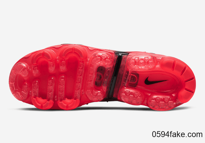 Nike Air VaporMax Plus新配色即将登场!酷似OW联名! 货号:CU4709-001