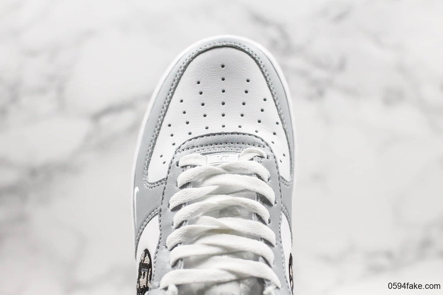 耐克DIOR x Nike WMNS Air Force 1纯原版本迪奥联名款空军一号灰黑色内置气垫超软头层皮革鞋面原档案数据开发 货号：5553688-888